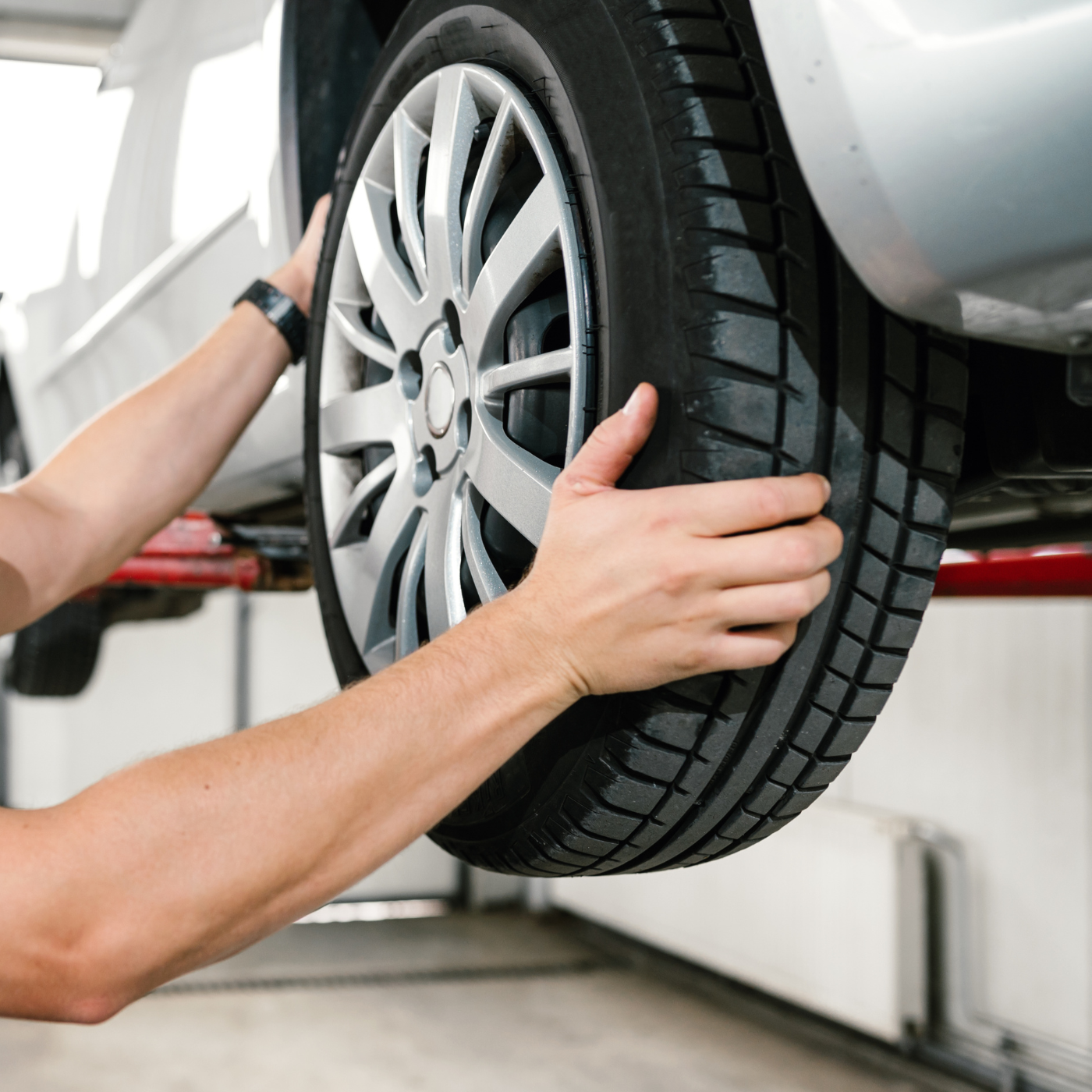 Seasonal Tire Change at Home